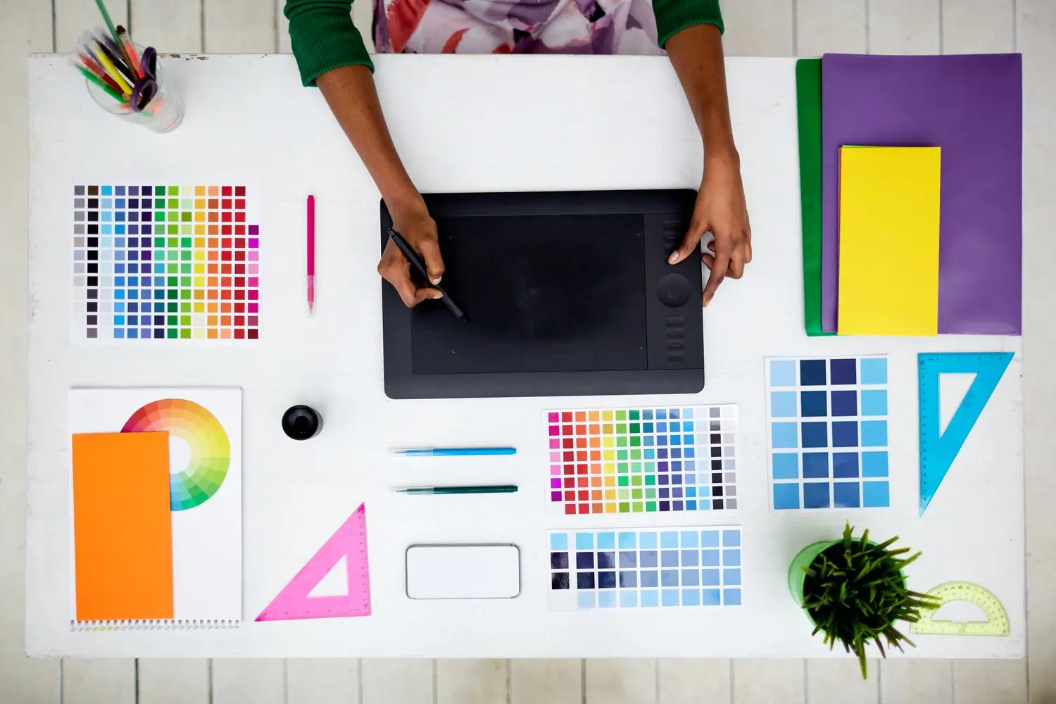 Canva Pro kontra Adobe Creative Cloud - co lepiej wybrać do tworzenia contentu