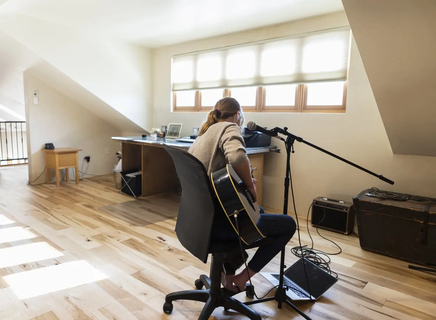 Akustyka w home office - jak stworzyć przyjazną przestrzeń do pracy (Lifestyle)